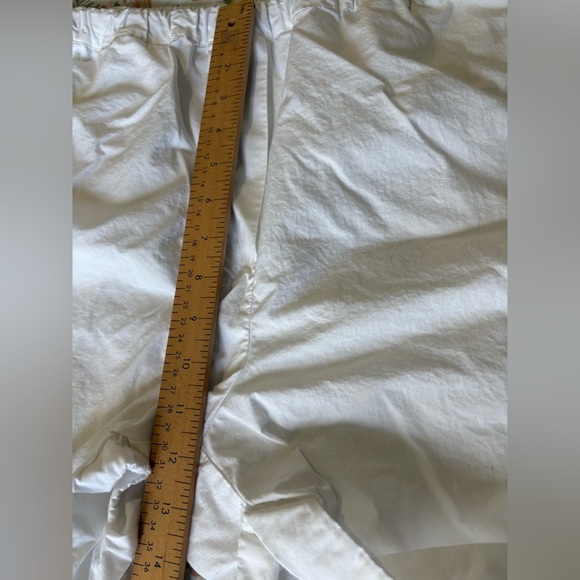 Wilfred Aritzia white puffy boxer style shorts large 100% cotton - Picture 3 of 9